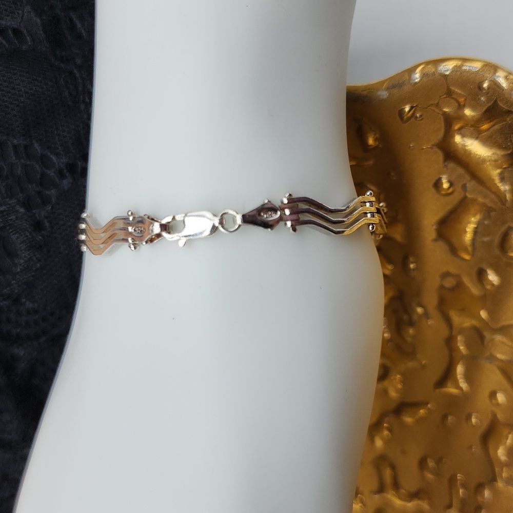 925 Sterling Silver & Gold Plated Wavy Two Tone Bracelet - Picture 4 of 11